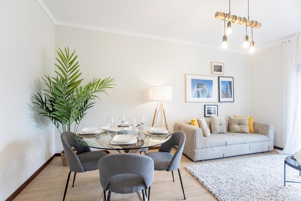 2br Flat In Bonfim W/ Ac & Balcony By Lovelystay * Oporto
